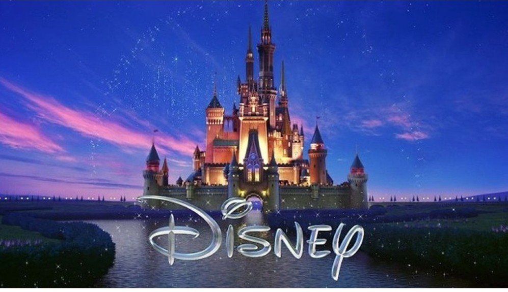 MDust96464's tweet photo. Brahmastra was Disney's first collaboration with Indian cinemas,  due to which Disney suffered huge losses. This is one of the reason why warner Bros won't be distributing Ramayana and all hollywood big distributors are maintaining a distance from Ramayana too. https://t.co/YdKlsVIzhL