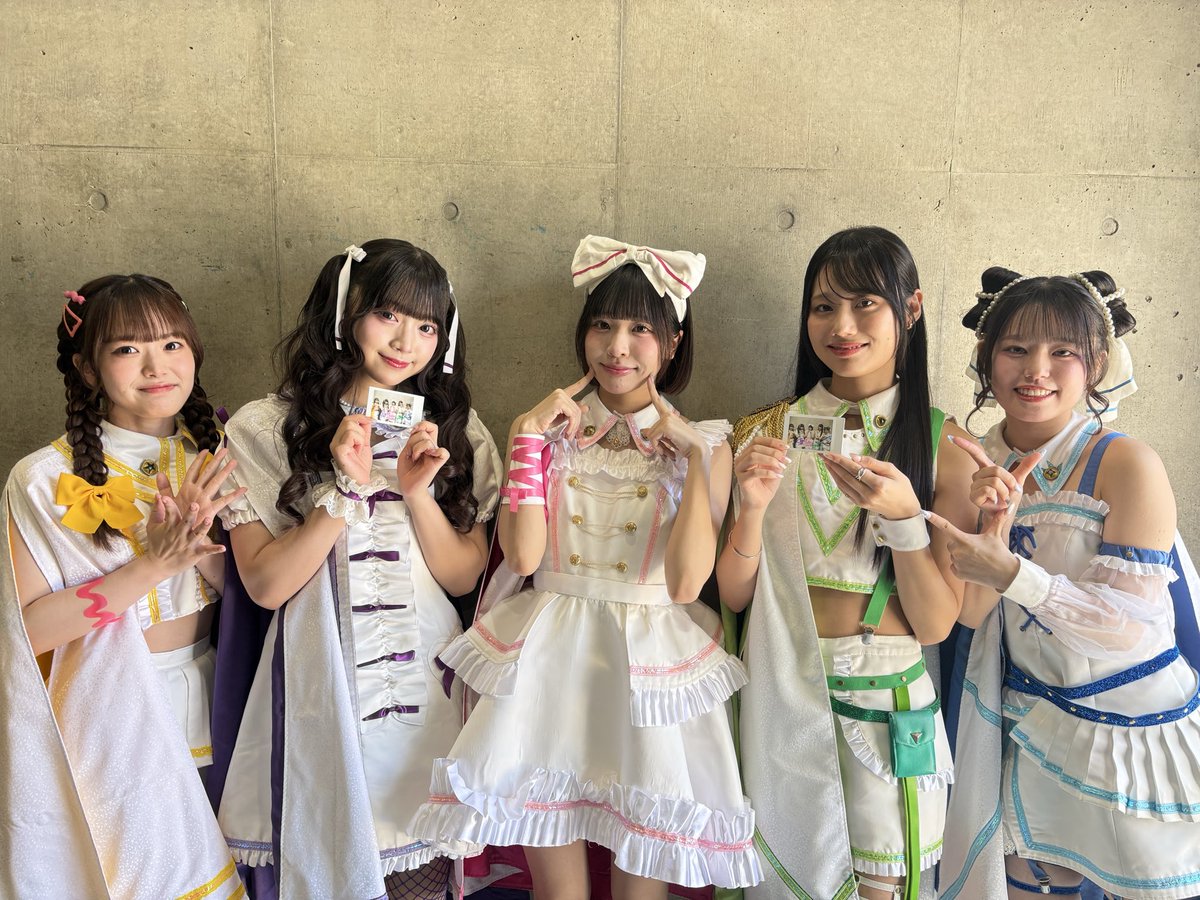 animelo_staff's tweet photo. /／

animelo presents  Special Summer Live！【ARCANA PROJECT/DayRe:/前橋ウィッチーズ】
🎁開催記念プレゼントキャンペーン🎁

\＼

出演アーティストの直筆サイン入りチェキを、animelo会員の方の中から抽選でプレゼント！
ご応募の際はご希望のアーティスト名の記入、選択をお忘れなく！
【応募締切：7/16(木)23:59】

✅animelo mix
https://t.co/FM66x3XFRf

✅animelo+
https://t.co/gxPA66GFQw

#ARCANAPROJECT #DayRe #前橋ウィッチーズ