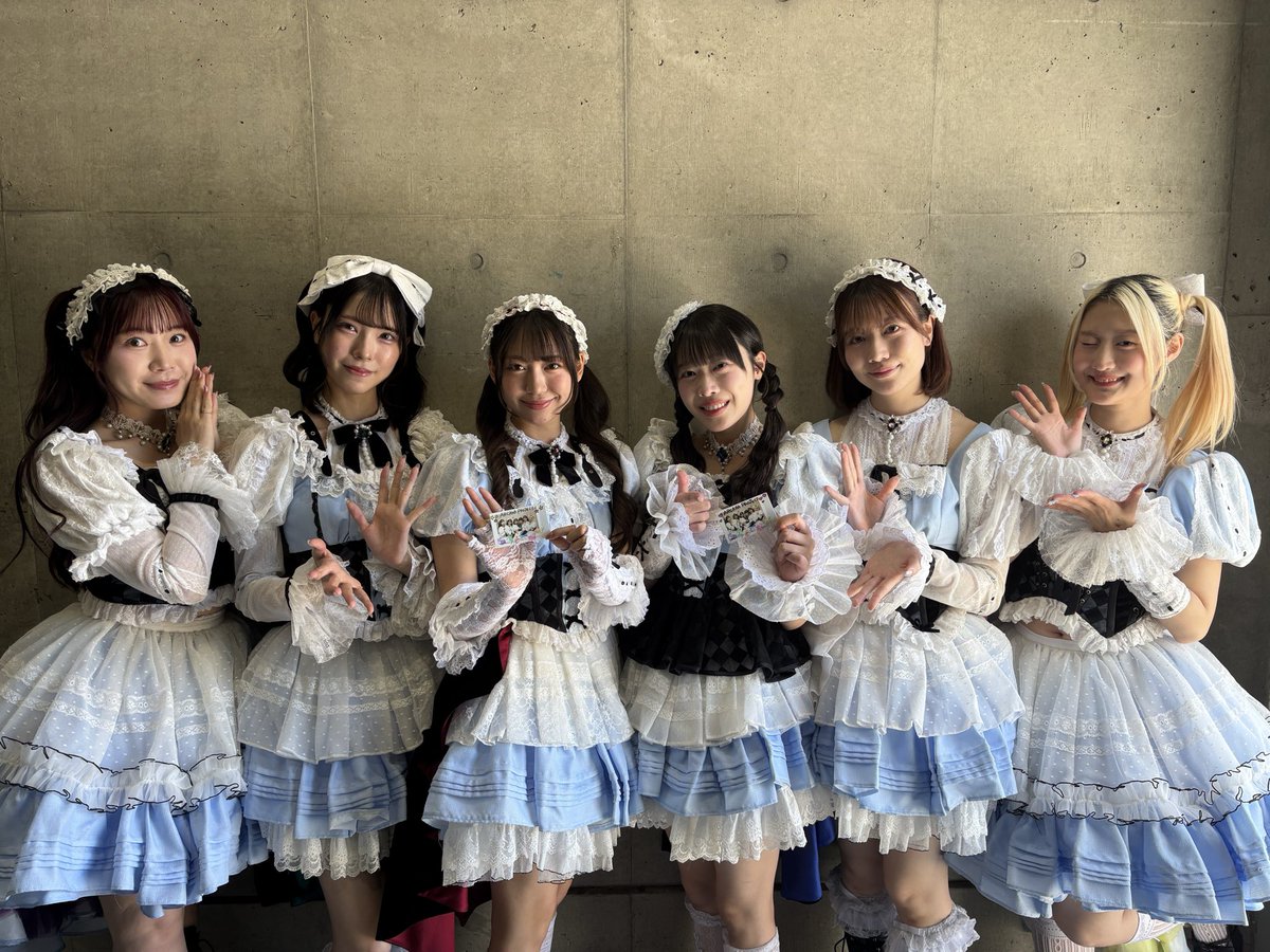 animelo_staff's tweet photo. /／

animelo presents  Special Summer Live！【ARCANA PROJECT/DayRe:/前橋ウィッチーズ】
🎁開催記念プレゼントキャンペーン🎁

\＼

出演アーティストの直筆サイン入りチェキを、animelo会員の方の中から抽選でプレゼント！
ご応募の際はご希望のアーティスト名の記入、選択をお忘れなく！
【応募締切：7/16(木)23:59】

✅animelo mix
https://t.co/FM66x3XFRf

✅animelo+
https://t.co/gxPA66GFQw

#ARCANAPROJECT #DayRe #前橋ウィッチーズ