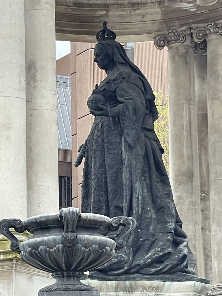squigly1971's tweet photo. @asianmomriot @RespectfulMemes Queen Victoria monument, Liverpool. 
Gawd bless her/him. https://t.co/980m9juzYB