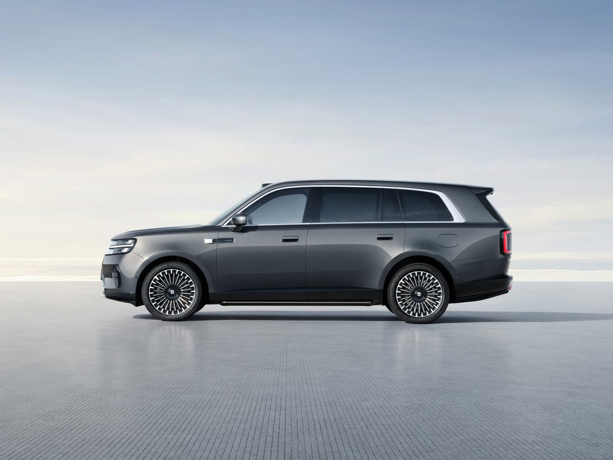 leijun's tweet photo. Here's a first look at the Xiaomi SkyNomad.
One SUV. A world that moves with you.
Intelligent, reconfigurable, spacious. https://t.co/KTt1aKPagZ