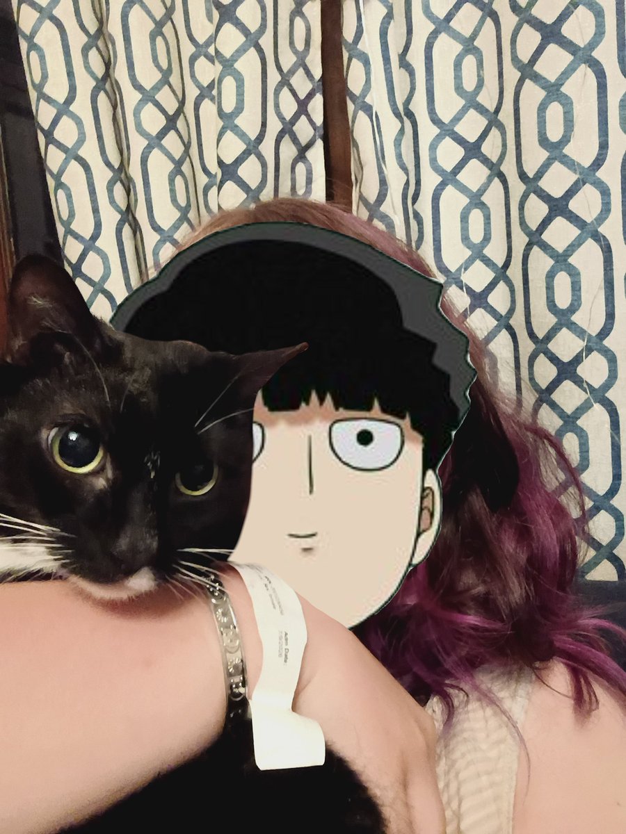 NyctoNick's tweet photo. @abrokenclayjar Back home now!! No concussion luckily, broke a few of my toes but can't rlly do anything Abt that :3 https://t.co/1JKJN7Njaw