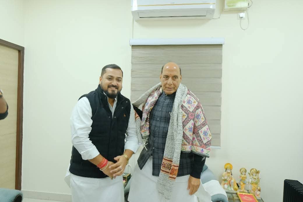amitranumla's tweet photo. देश के माननीय रक्षा मंत्री आदरणीय श्री राजनाथ सिंह जी को जन्मदिन की हार्दिक बधाई एवं शुभकामनाएँ।

प्रभु श्रीराम से प्रार्थना है कि आपको उत्तम स्वास्थ्य, दीर्घायु, सुख-समृद्धि एवं निरंतर राष्ट्रसेवा का सामर्थ्य प्रदान करें। आपके कुशल नेतृत्व में भारत की रक्षा व्यवस्था निरंतर सशक्त और आत्मनिर्भर बनती रहे तथा राष्ट्र नई ऊँचाइयों को प्राप्त करे।

@rajnathsingh 
@LJP4India @iChiragPaswan