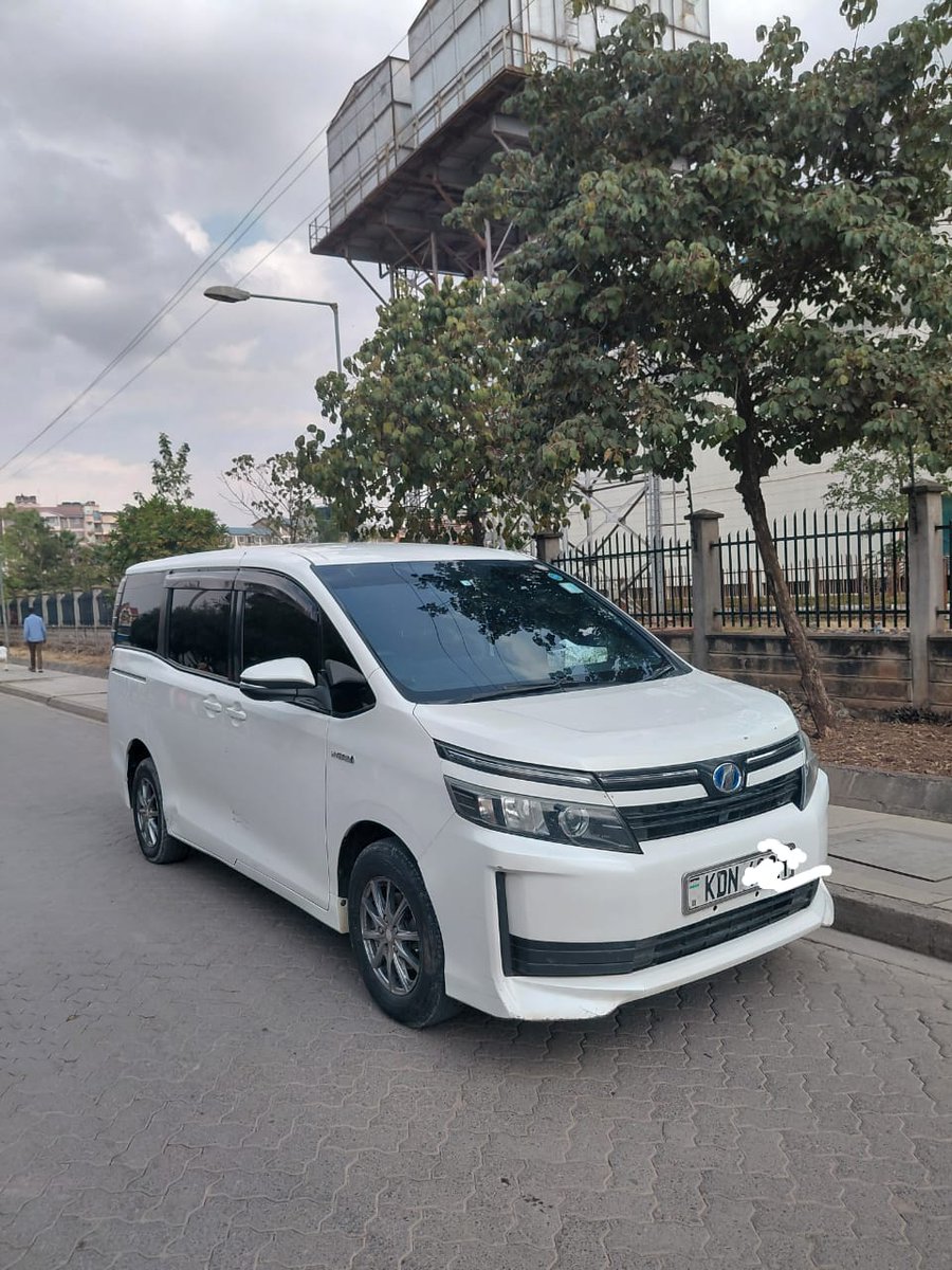 SleeksterAuto's tweet photo. TOYOTA VOXY
🚗 YOM 2015
⚙️ 2.0L PETROL ENGINE
🔄 AUTOMATIC TRANSMISSION
💰 PRICE: 1,750,000 https://t.co/ionX08g14b