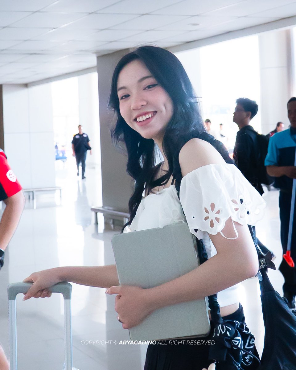 GadingInsomnia's tweet photo. 10072026 @ Juanda International Airport

@Aralie_JKT48 
@arariel_id https://t.co/bzdZ2qovME