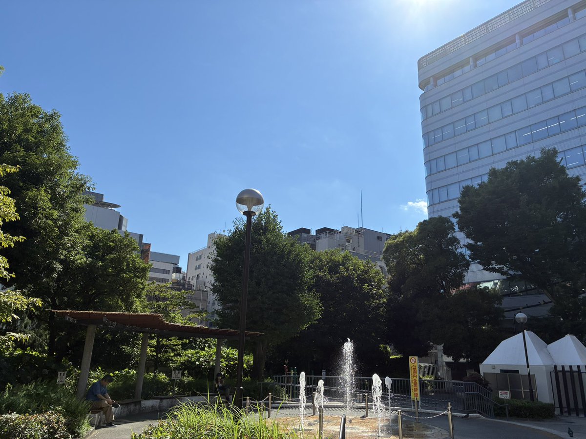 dopereals's tweet photo. 夏が来た https://t.co/RBc5zjucZC