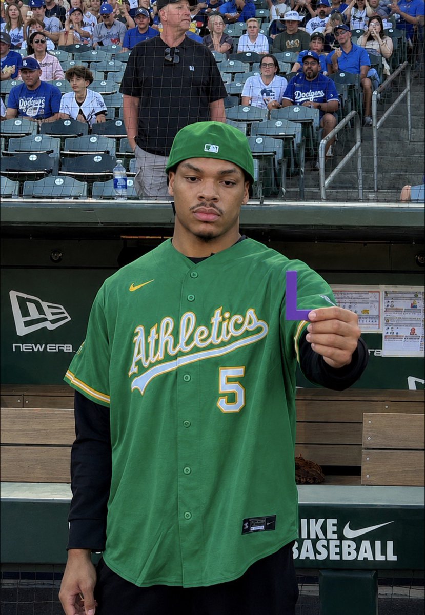 PlayoffKings's tweet photo. You dropped something Wag _ er https://t.co/h95wJAwZzj