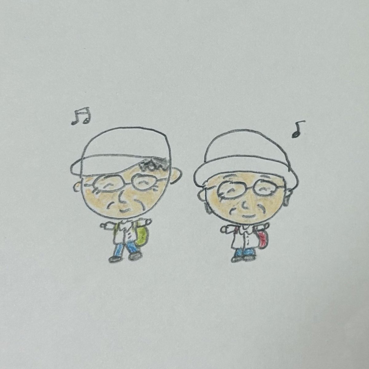 yuki_aitoheiwa's tweet photo. ちがうかたちのしろいしゃつ。おなじいろのじーんず。ちがうかたちのしろいぼうし。おなじいろのすにーかー。ちがういろのりゅっくさっく。おなじいろのかみのけ。ちがういろのめがね。おなじえがおのろうふうふ。をみたです。 https://t.co/BhGCMAB9LJ