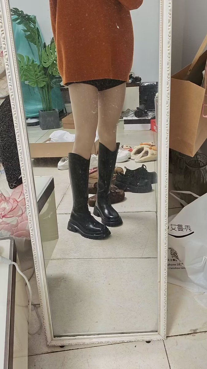 91w79's tweet photo. 黑丝还是肉色丝袜好看啊 https://t.co/RHUkeidHvB