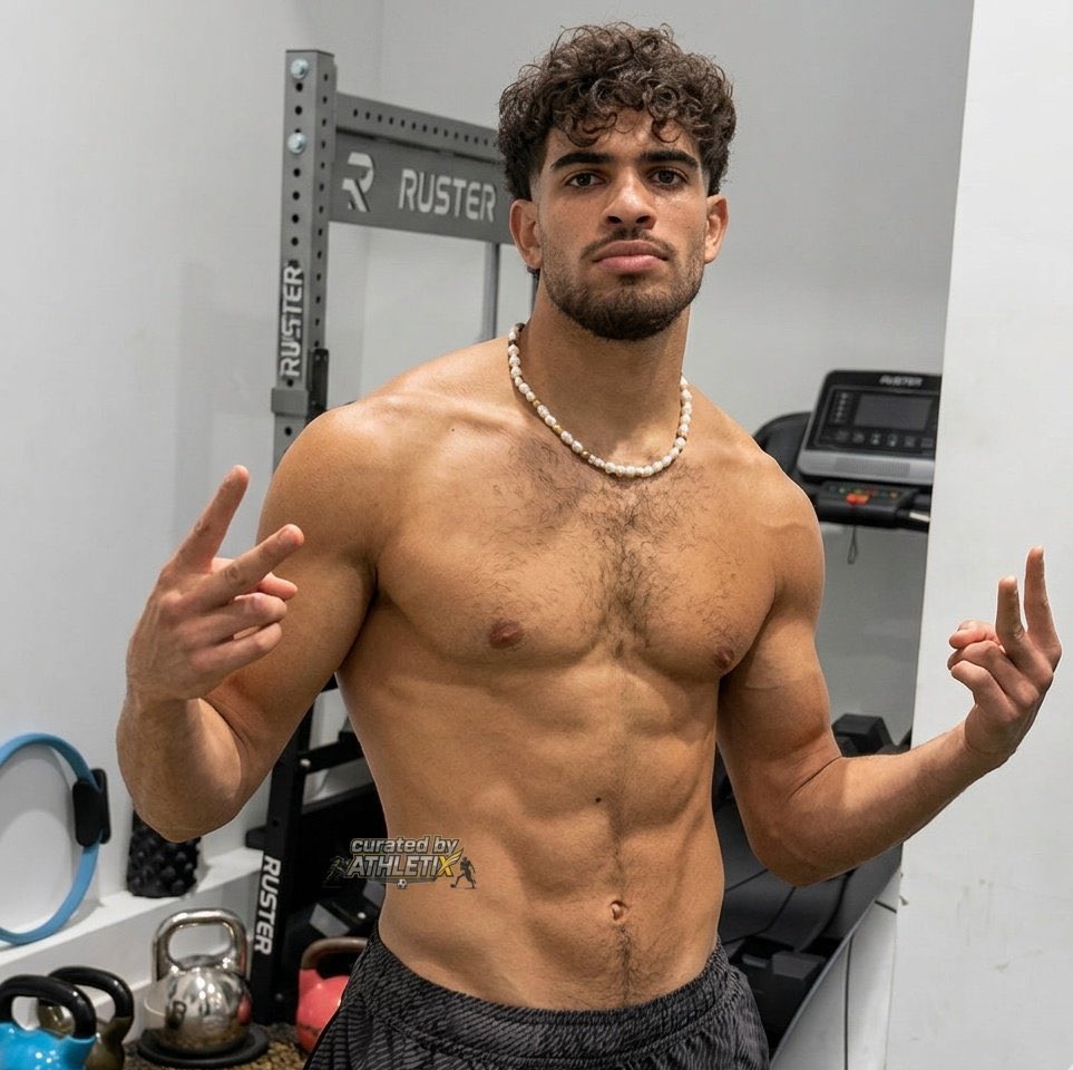 agentforfindom's tweet photo. Come and take that Moroccan cock 🥵 https://t.co/fOWnzaon25