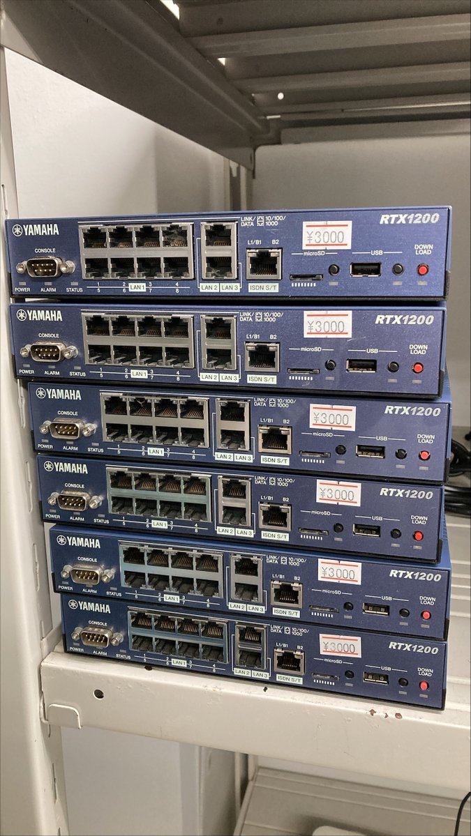 JUNKcomfullAKB's tweet photo. 皆大好きヤマハRTXさんだ！！
RTX1200をいつもと同じ3,000円＾＾
変わらない良さ！！
6台限定！(*'ω'*)
店内左奥の棚に置いておきます(; ･`д･´) https://t.co/QQqjcgsC0e