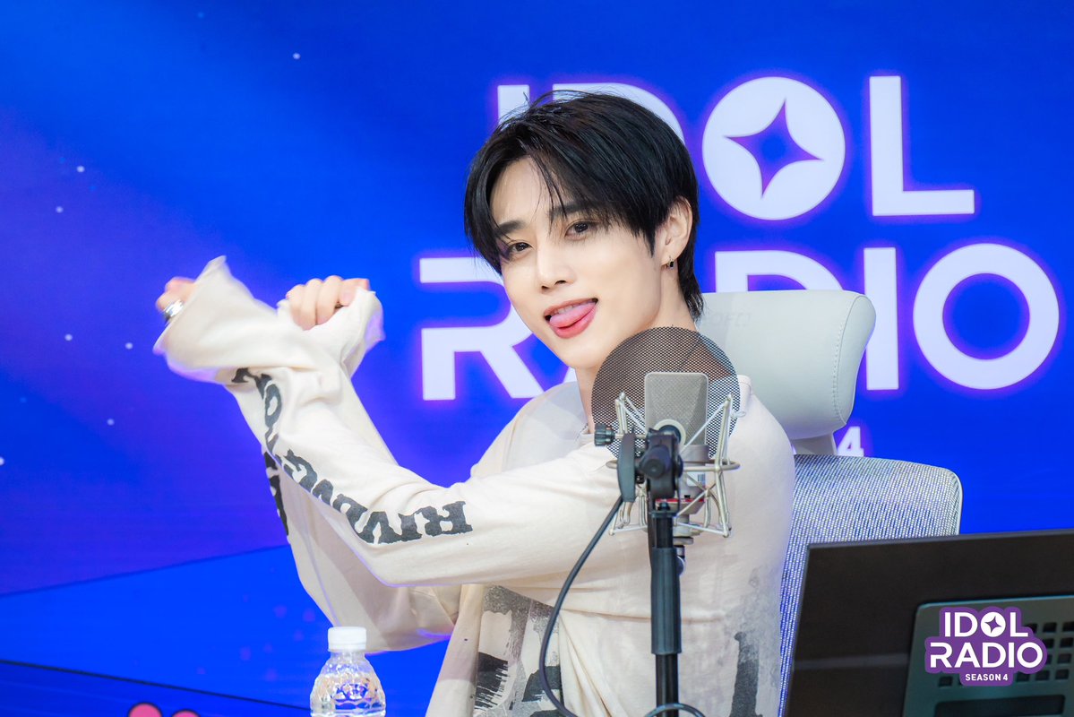 idolradiokorea's tweet photo. [#아이돌라디오4 앨범 260708]

 EP#237 집중💛 아돌라에 하투하 나옵니탱🍋 (DJ 선우)

아돌라 월간 낚시🎣
레몬빛 대어를 잡은 떤디탱
ㄴ부록 : 볼찌빵탱탱탱 무한제공의 날🍋

#MBC #IDOLRADIO #아이돌라디오 #더보이즈 #선우 https://t.co/FJhkE3ugqM