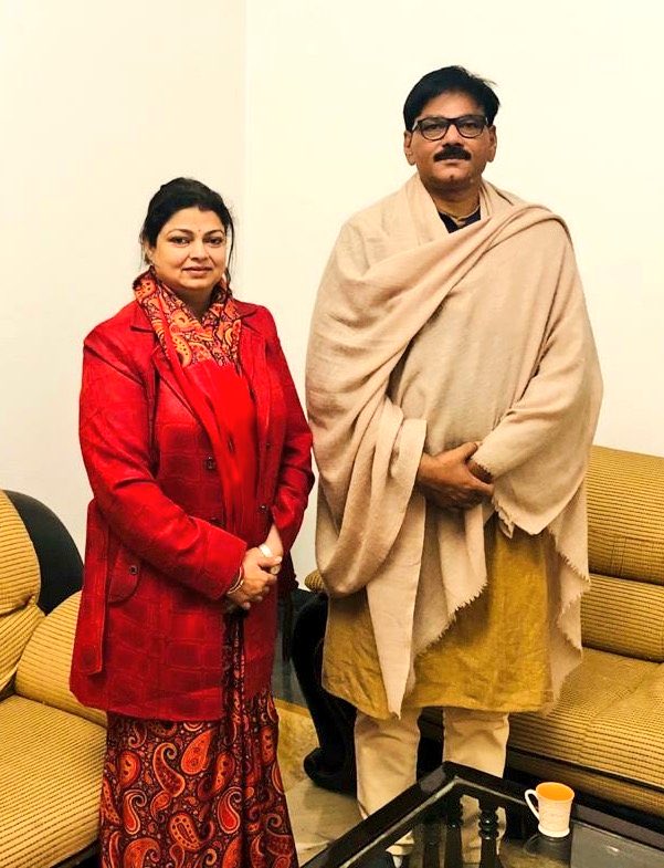 DhirendraGBN's tweet photo. उत्तर प्रदेश से राज्यसभा सांसद श्रीमती @DarshanaSingh76 जी आपको जन्मदिन की हार्दिक शुभकामनाएं। ईश्वर से आपके दीर्घायु, स्वस्थ व खुशहाल जीवन की मंगलकामना करता हूँ। #MLAJewar https://t.co/btOQ9EOG0D