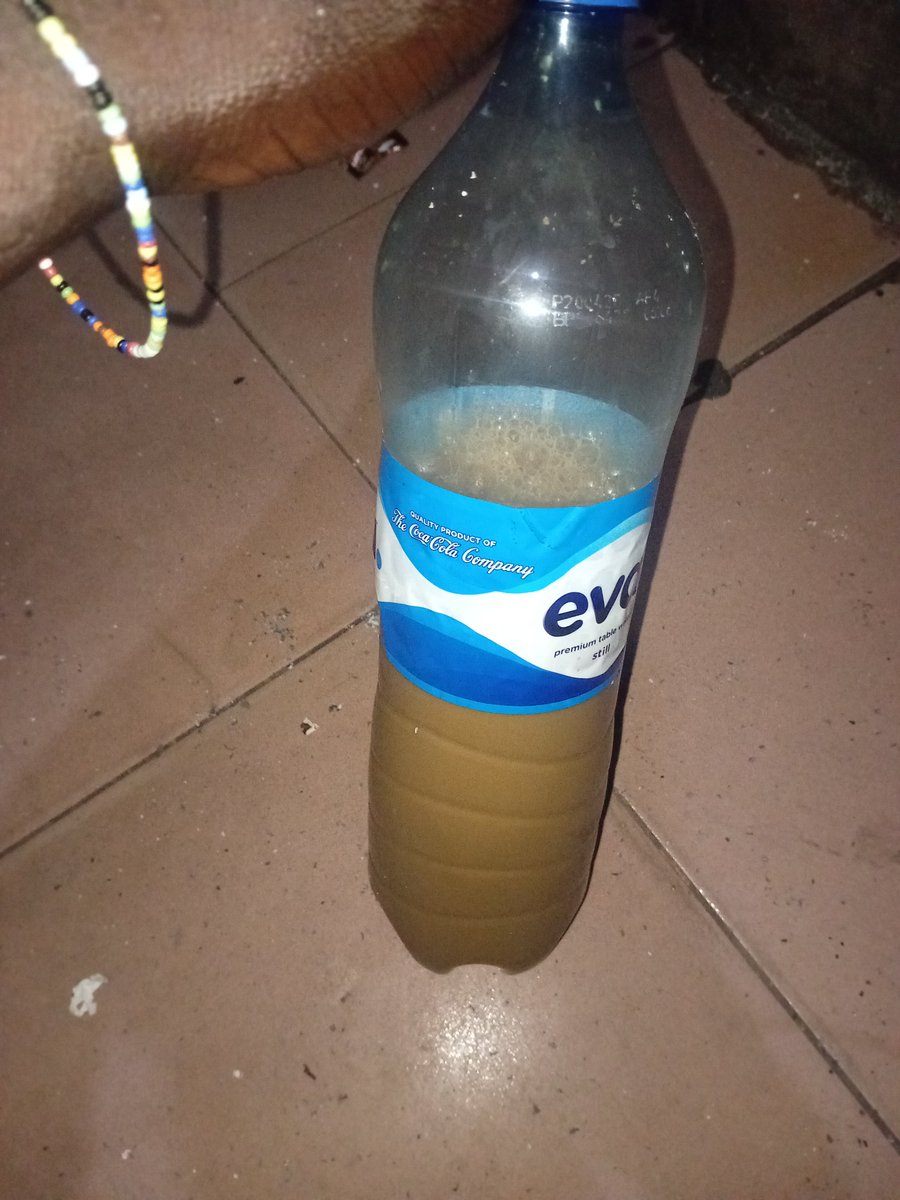 ACashgram's tweet photo. This drink cost nothing less than #6k fo mix it...first person to get the name of this drink will win 2k...limited time not valid after 6 hrs of this post no more money https://t.co/RxrdZHcr8T