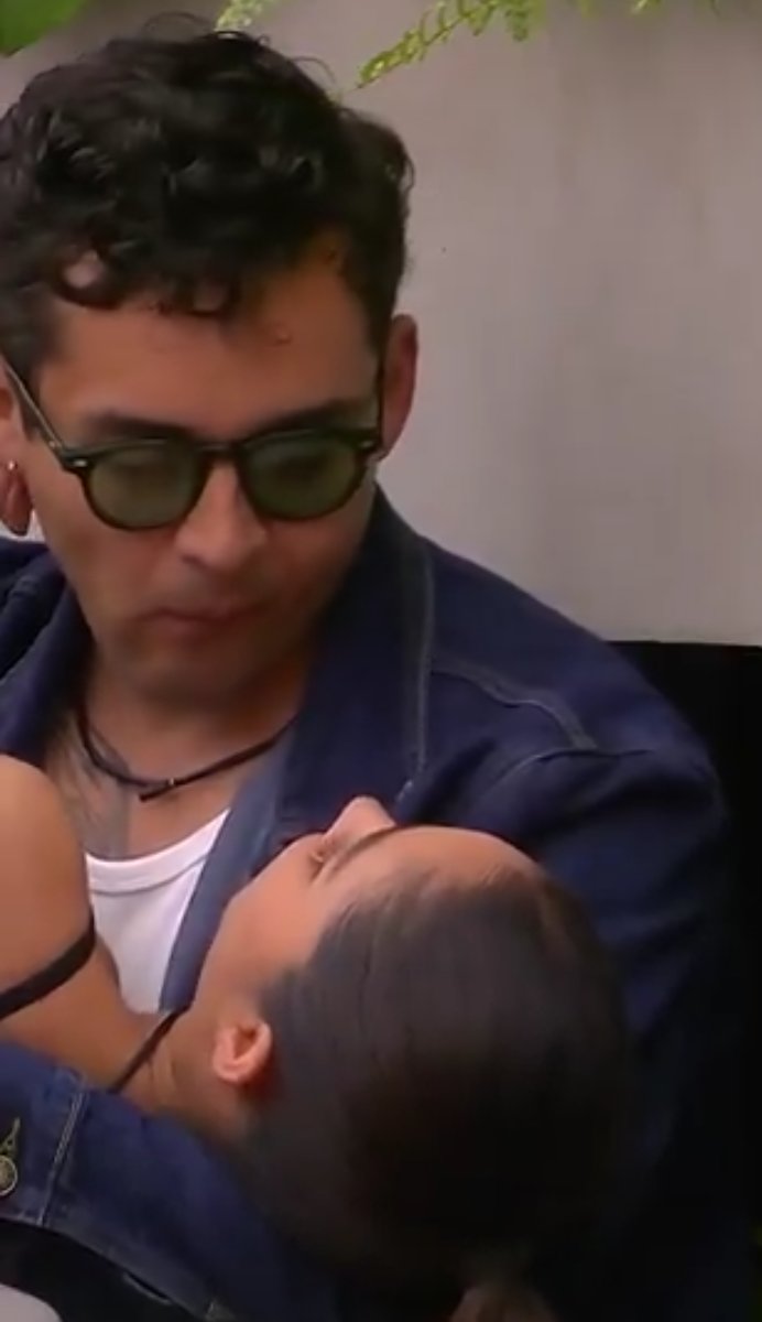odaliscaroquera's tweet photo. No se vale el #lancer lo acaba de #confirmar testigos #claudia #Julio #Daniela que #Michelle es muy parecida a su #hermana es sus emociones la debería de #comprender más no de #quererla #controlar porque es muy #controlador tampoco le gusta que #michelle sea muy #competitiva https://t.co/YMQDPsMeQX