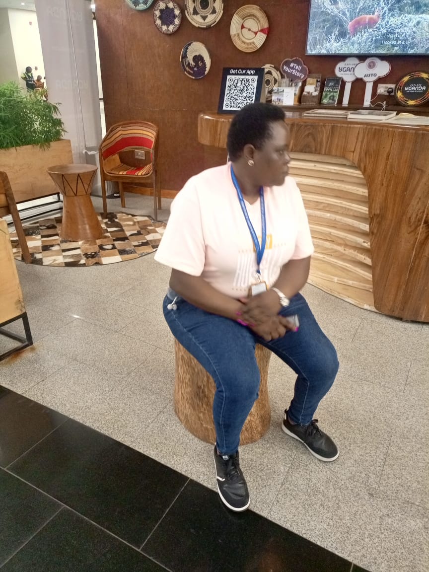 godmpamu's tweet photo. @wekesa_amos @_GL_Collection Teddy is our dedicated, professional Airport driver.
She's here to handle your pickups and drops with care.

🚙🧳 Around Entebbe: From 10$ (35,000 UGX)
🚙🧳 Around Kampala: From 32$ (115,000 UGX)

Airport transfers made easy.

To book: WhatsApp +256 731 955 904 https://t.co/Po4kBSxJ7Y