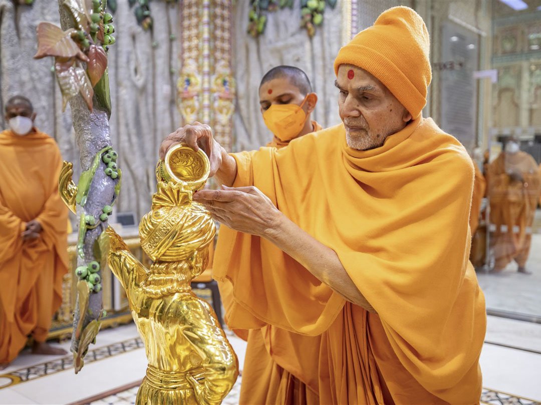 imAbhishekGohel's tweet photo. Param Pujya Pramukh Swami Maharaj
April 1999, Sankari, India https://t.co/Rm9MWKoWIx