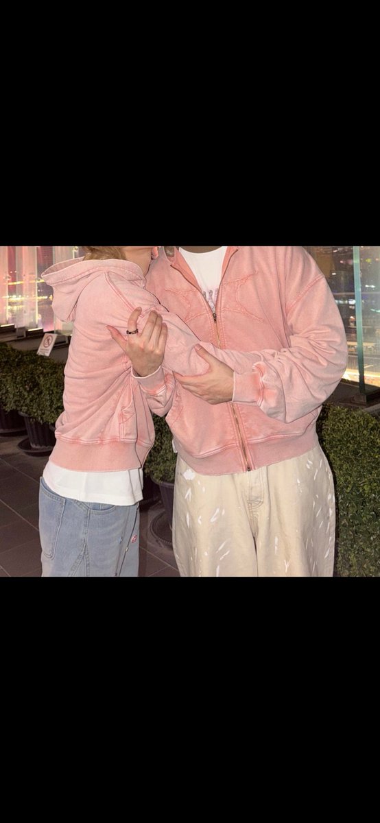 Truthaboutzee's tweet photo. #zeepruk has been deleting posts of #nunew again while leaving posts with women he deleted the lyn post with nunew but kept the post with bow while also deleting this picture from this years valentines Post #zeenunew https://t.co/01Bdycx7Od