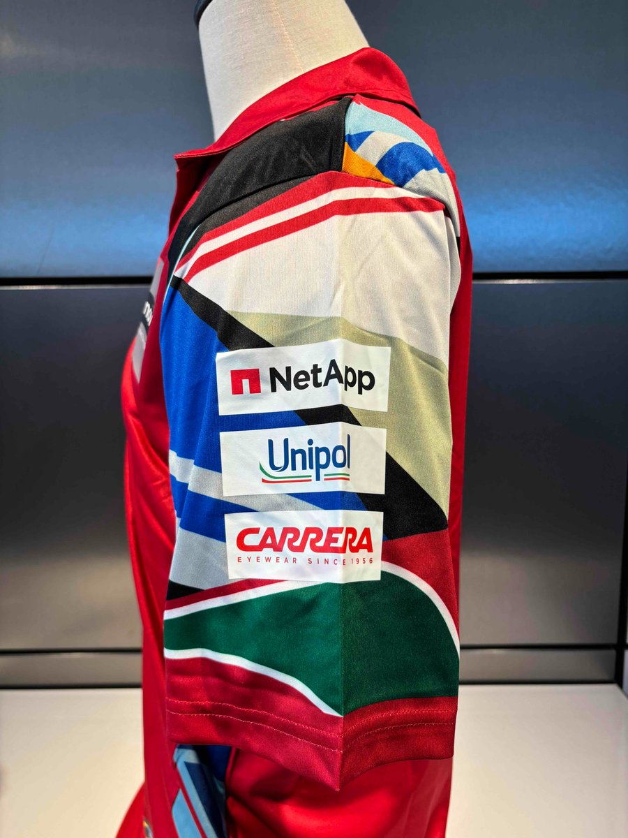 ducati_shiga's tweet photo. Ciao!

限定アパレル入荷のお知らせです✌

REPLICA GP MUG'26
ショートスリーブポロシャツ 
21,900円(税込)

先日MotoGPイタリアグランプリMugelloサーキットでDucati Lenovo Team が着用した特別仕様の限定ポロシャツになります！！

#ducati
#ドゥカティ
#ドゥカティいいじゃん
#ducati100 https://t.co/Lalu2ybTk8
