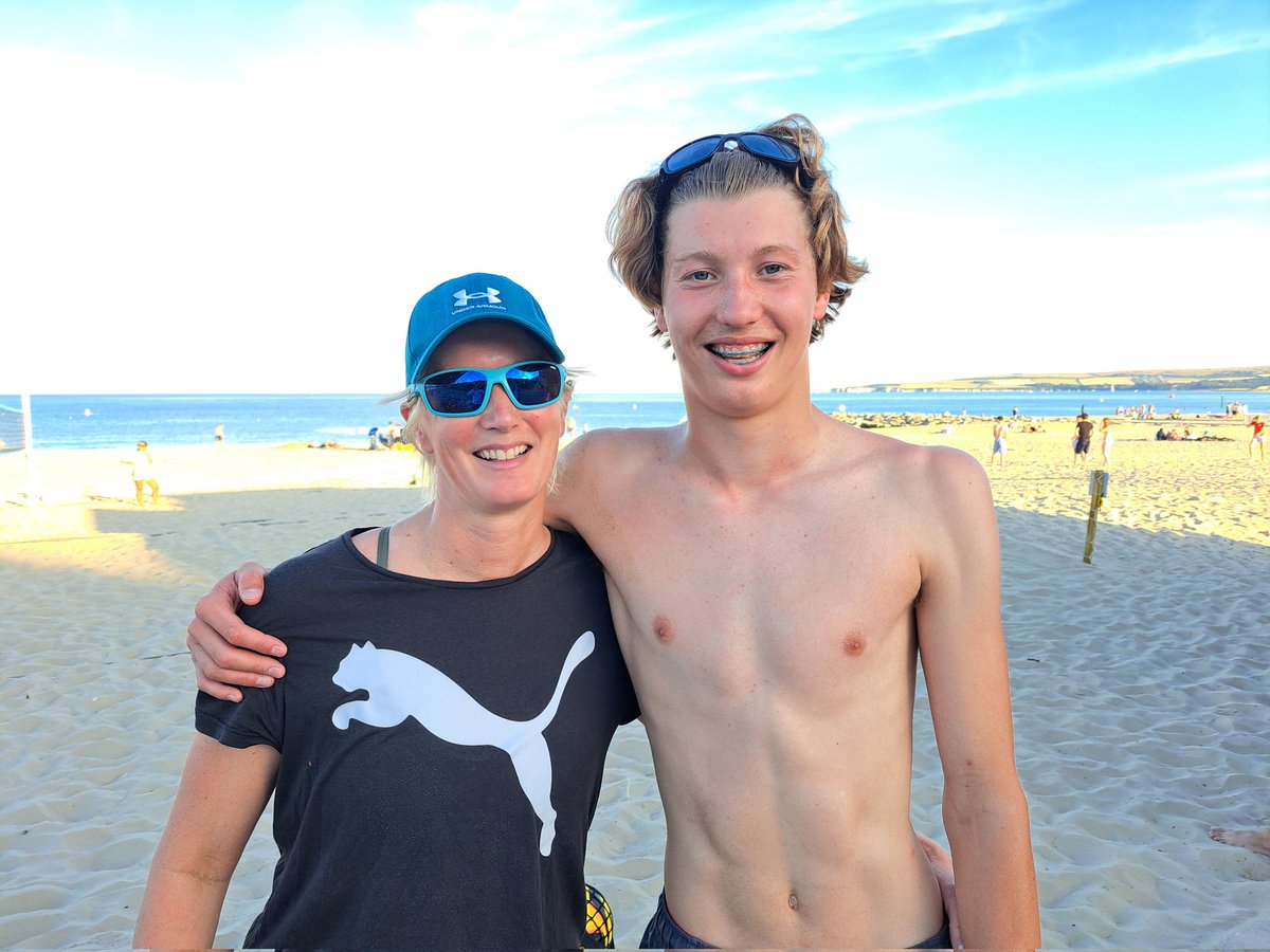 pauljohnstevens's tweet photo. Two of my bestest people...
My wife and #1 son , beachlife, volleyball, love and laughter.
Wheres #2 son ... digging an enormous hole in the sand, happily.
#livelive #beachlife #vitaminsea https://t.co/WkQz64Ws0F