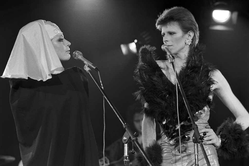 remnantsofpast's tweet photo. Marianne Faithfull and David Bowie at a live recording of The 1980 Floor Show for the NBC's The Midnight Special, Marquee Club, London, 1973 https://t.co/BGcoOAOt7x