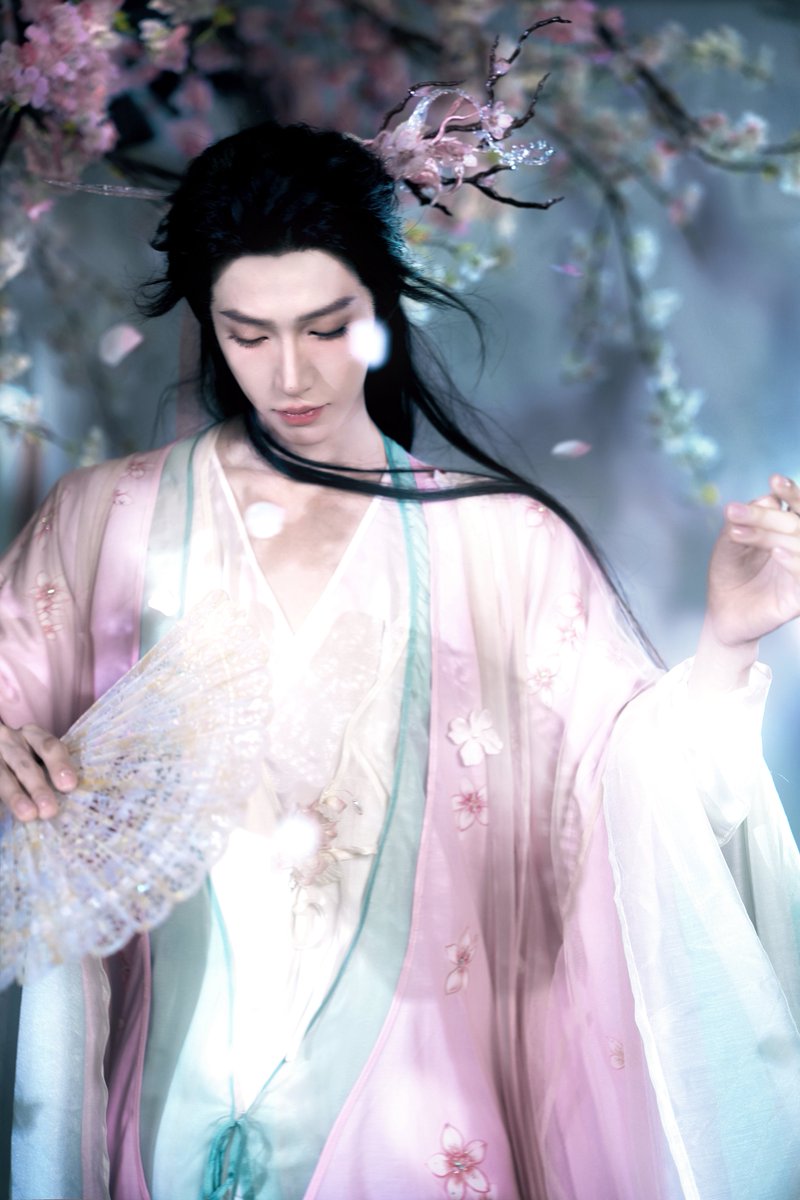 G_Charlie_Liuyu's tweet photo. 20260710 Liu Yu Studio Weibo Updates🌸

https://t.co/BHPKGwBCaW

#LiuYu #刘宇 #リュウユ
#리우위 #หลิวอวี่ #LưuVũ https://t.co/FBgzoCc3mO