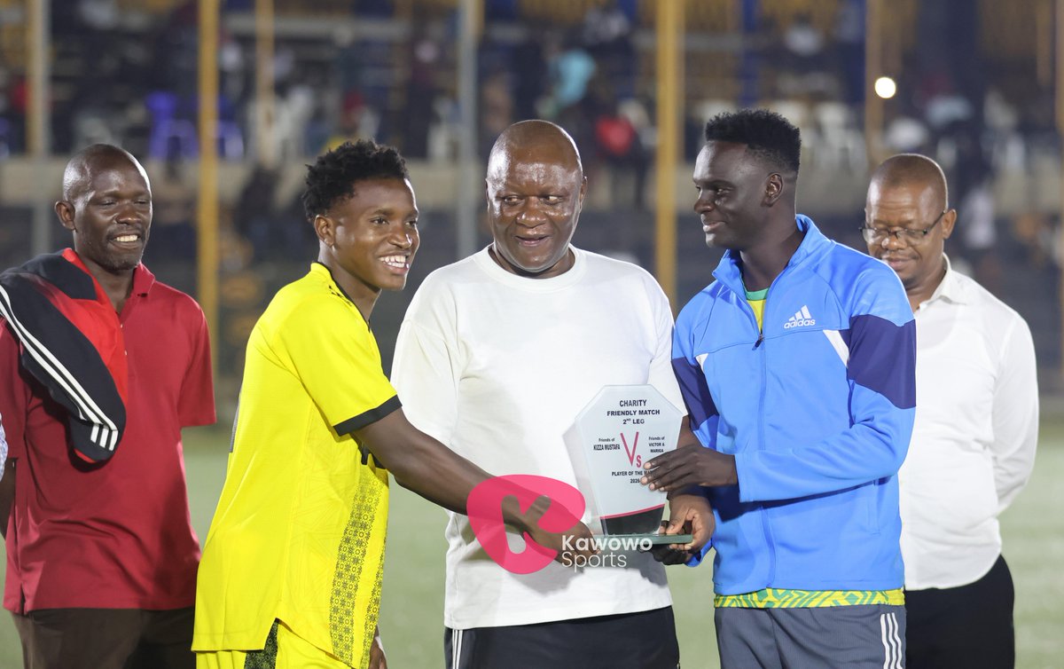 KawowoSports's tweet photo. Coach Mike Mutebi was in good spirits on his return to the Phillip Omondi stadium. ⚽🇺🇬🔥

#KawowoUpdates | 📸 @BataImages https://t.co/M1H5H07nOW
