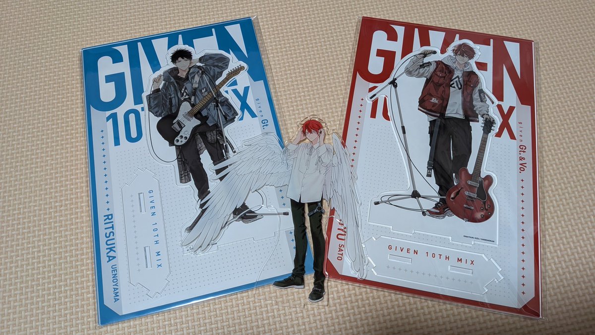 ギヴン展グッズ🥰 アクスタはとにかく大きい‼️あと板のデザインも素敵