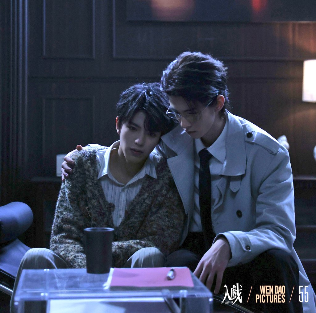 govinni13's tweet photo. Their real-life happiness is a stark contrast to the pain their characters are going through in the drama #DeepIn 🥹
Get ready for an emotional roller coaster in episodes 6 &amp; 7, then check out their livestreams for some lighthearted relief!✨️
🍪🐷#Oĺlie #Shuyuan 💙💜
#入戏 https://t.co/fr5KzGzZKL