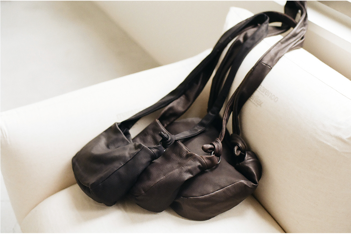 VU79883245's tweet photo. New.

Mini Sash Bag

New Color.

Sash Bag / Dark Brown

軽く、しなやかなディアレザー。
日々に寄り添う、新しいかたちと、新しい色。
VUm PRODUCT

https://t.co/Rwdg7jdGjG

#VUm 
#VUmPRODUCT 
#DeerLeather 
#LeatherBag https://t.co/tsvXoms1zP