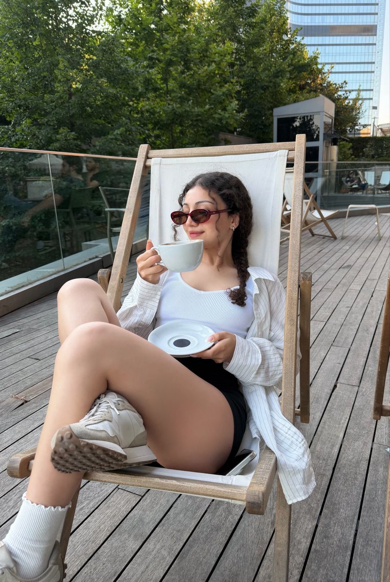 Julia tweet media