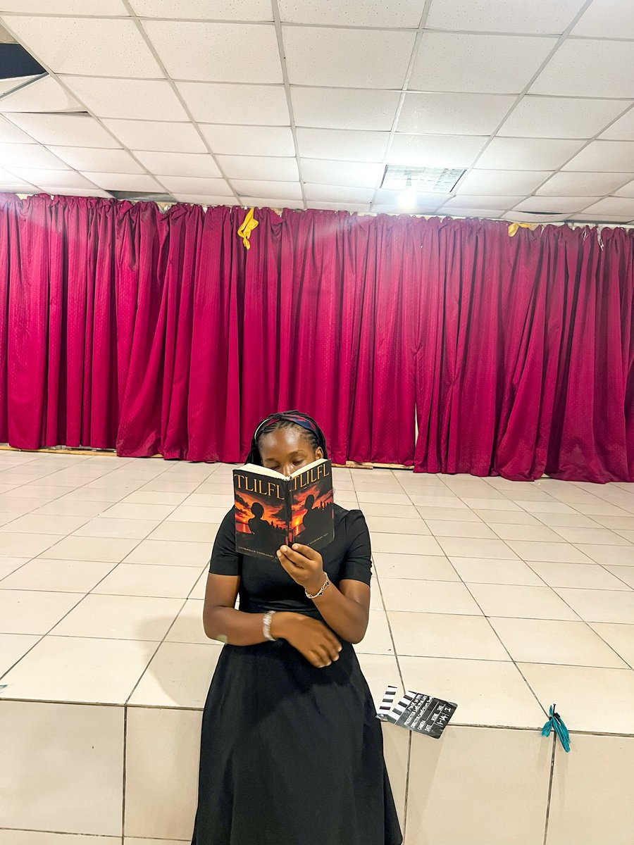 AkpaChinemelum's tweet photo. Between pages and possibilities.
A room full of ideas.
A chapter worth showing up for. 🤍

#MADEIN1999 #MADEIN1999LIVEYOURLIFE #GURLOLM #ALWL #IMF https://t.co/1lR62qBJHj