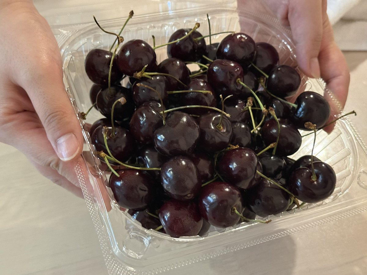 突然ですが、問題です。 ロピアで買ったこのメガ盛りアメチェ いくら