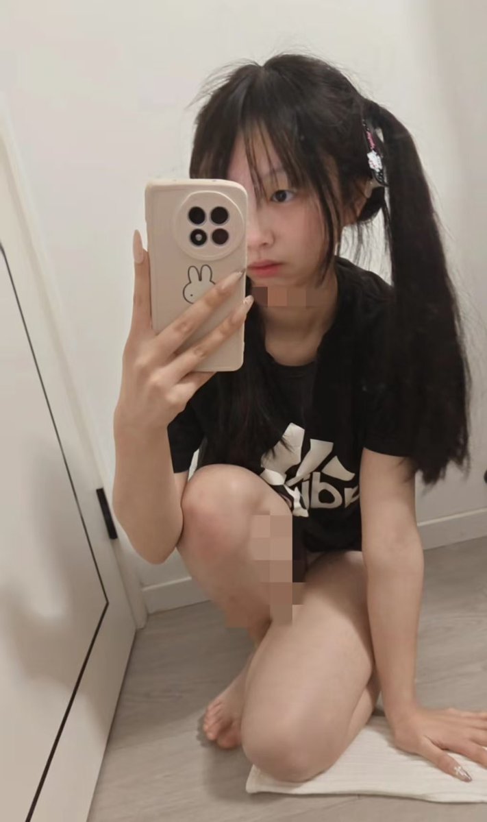 Ypmpb6's tweet photo. 看着比你小这么多的妈妈
  你的小金针菇是不是直接硬起。 https://t.co/nduc515qVp