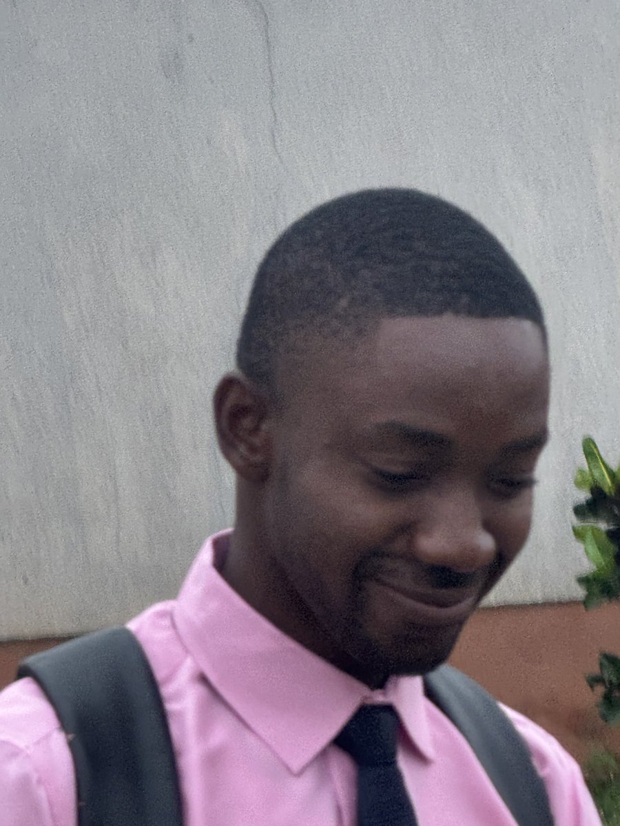 AyegboEmmanuel's tweet photo. Good morning traders,

Stop copying trade! 
I’m guilty of this shiii this morning. 

I saw somebody post a trade on status. 
I entered blindly cos why not? Na good trader. I must have trusted a setup to post it publicly in the first place. 

Guess what?
In delete the status after like 5mins. 🥹

I don chop Friday loss just  cos I needed to complete a trading day.