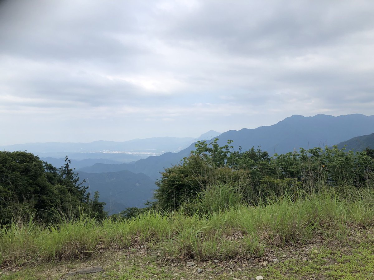 HakuJP's tweet photo. 神社の山 https://t.co/Dlixt7Xls1