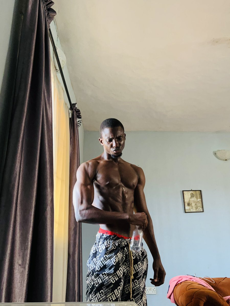 LoniTuTuff's tweet photo. Yesterday‘s post workout shots. 🔥 https://t.co/Lkf9bD1ICJ
