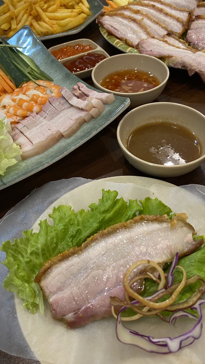 Linz_cutee's tweet photo. Mời cả nhà mình ăn trưa cùng Linz nhé 

Cả nhà có biết đây là món ăn gì hôngg ? https://t.co/P9YaZ7xaS9