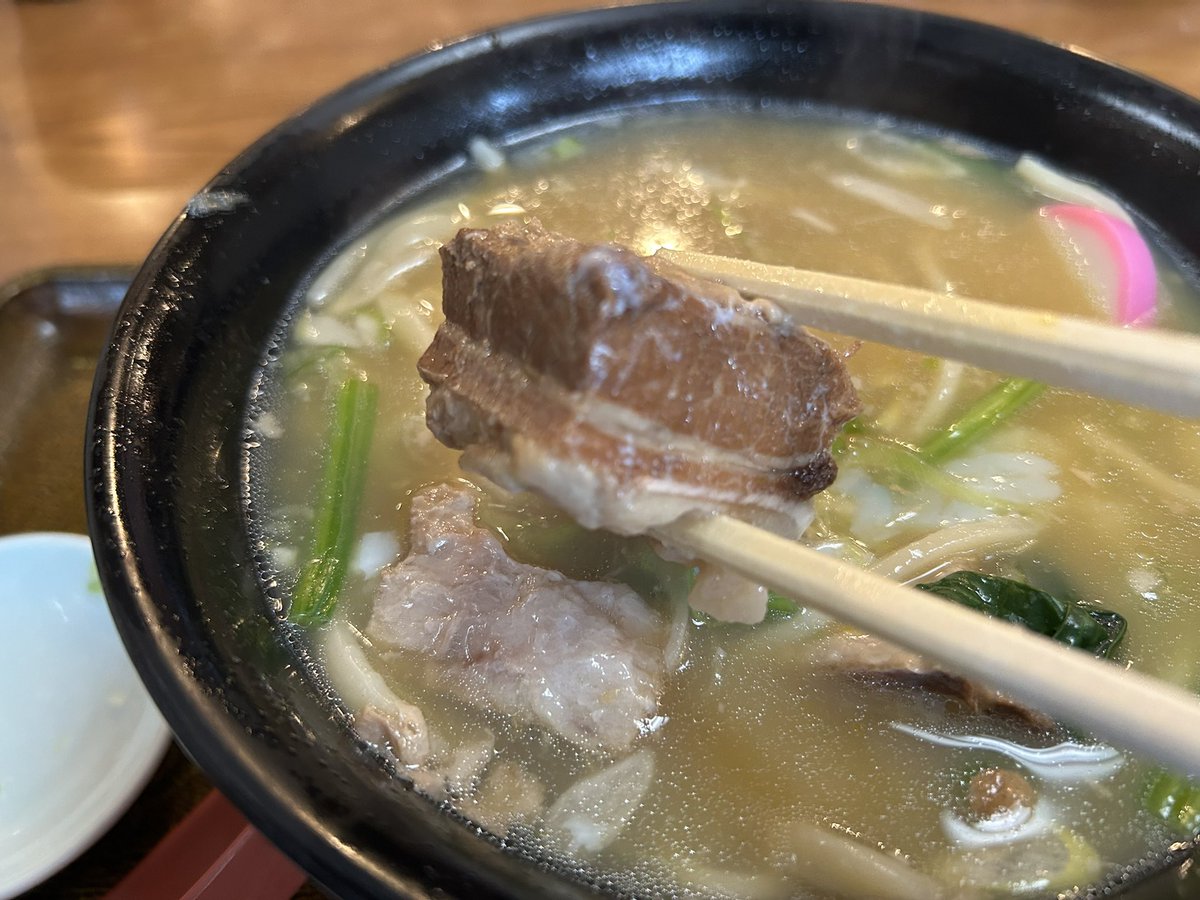 consa_yamaguchi's tweet photo. うどん亭！！（@udonkotoni ）

角煮うどんを食しました！
角煮とうどんがこんなにもマッチするのかという感動🥺

今日も美味しすぎました👍 https://t.co/KU5XTmK3p5