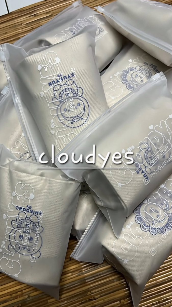 fansyesung's tweet photo. Hi...we're open for orders for the SuJu Tote Bag...this is unofficial merch made by https://t.co/OzQ7GuNVtH! @CloudYes24 

The unique thing is...the back can be customized to your liking! So the front and back have different images 😍.

Open for Worldwide 
Dm me for Info and order. ✌🏻

Batch 2 close Order 20 July 2026