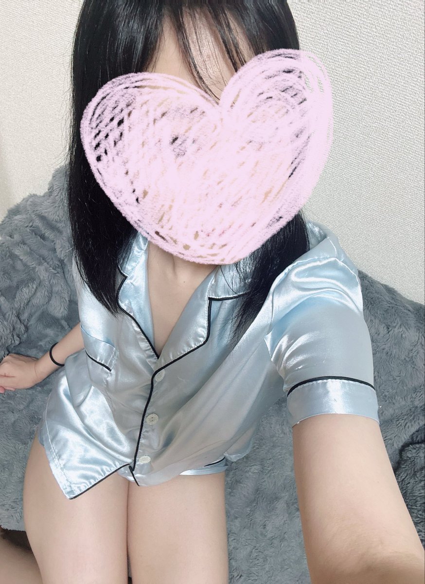 maki_este's tweet photo. まきです🤍

出勤するの待ってたって言ってくれるお兄様ばかりでとてもとても嬉しいですそして全然来れなくてごめんなさい😣
お誕生日のお祝いもありがとうございます🥺❤️

今日と明日、ラストまでいます💪🌟
たっくさん癒されてって欲しいです♡
待ってますね💕︎ https://t.co/oLJiYBiQqW