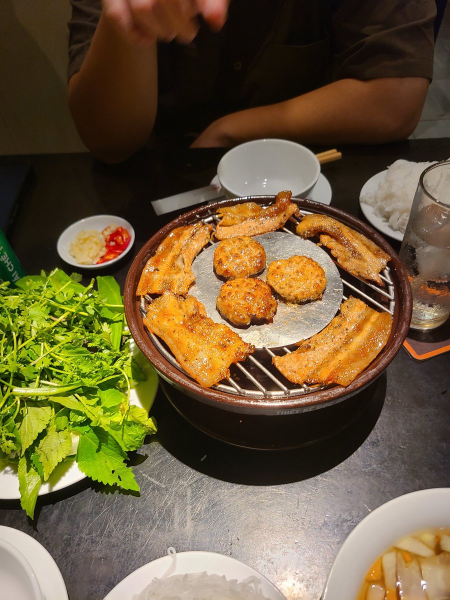 mtpjapm's tweet photo. 全部美味い、この香草が美味しくて名前聞いたら単品で来てもた🙂 https://t.co/2vTrnY1ecy