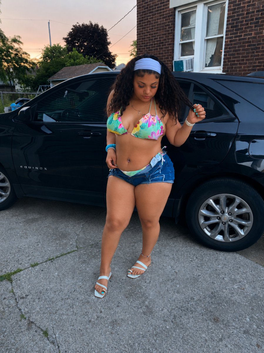 foreign_nea__'s tweet photo. Can we start normalizing natural bodies 😩🤏🏽

(Sub to new OF: https://t.co/fn1zap1x3Z)
#realbody #onlyfans #thicklatina #bigbooty #allnatural https://t.co/k9IUAVScGn