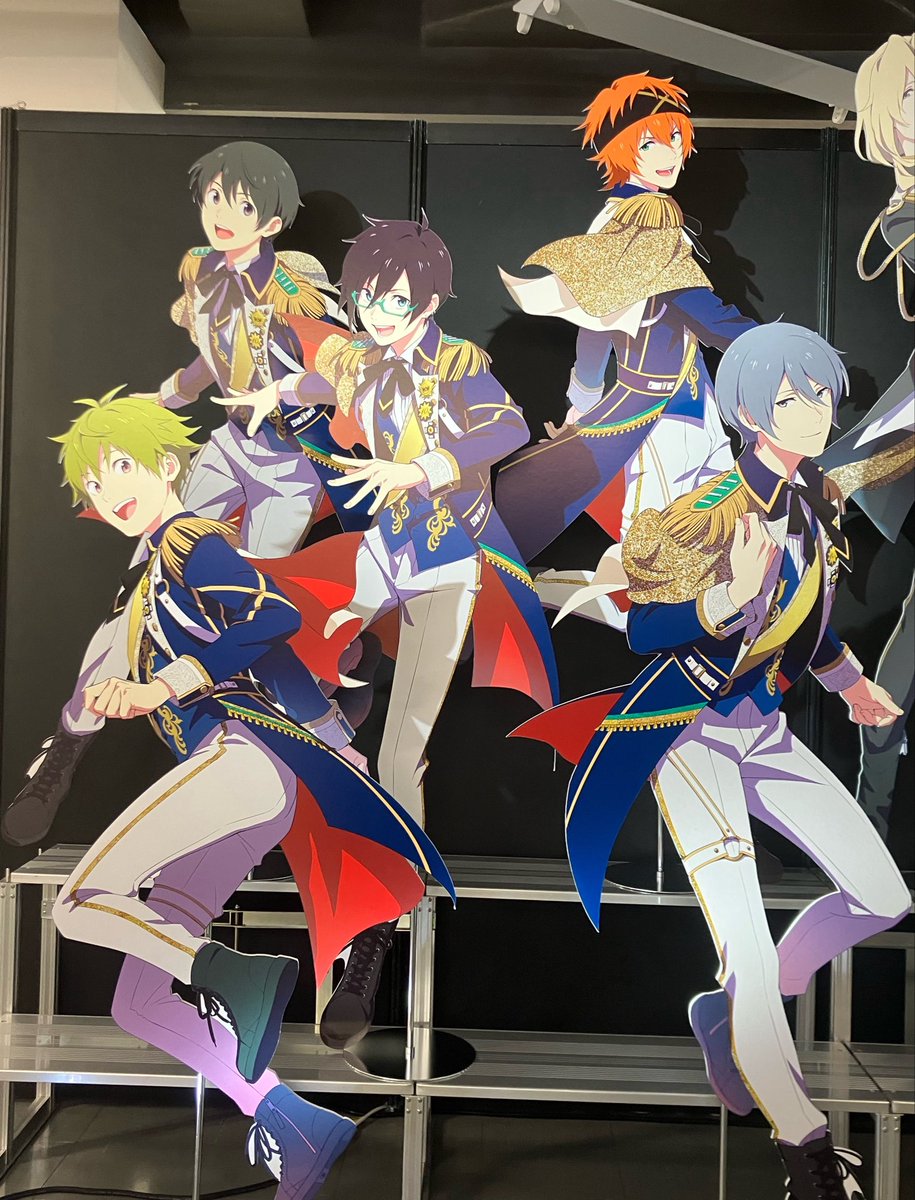 iitidkdy's tweet photo. 今日は衣装展！！
FiFSの時も思ってたけど、ほんとに時間が足りん！最初の展示から一生居れるんですが……
装飾の細かい所とか側面背面じっくり見れるので大変満足です！説明も読むと普通に泣くかと思った
また後半も来るし、前半もじっくり見るために買い足そうかしらね https://t.co/Iy2StmwLB4