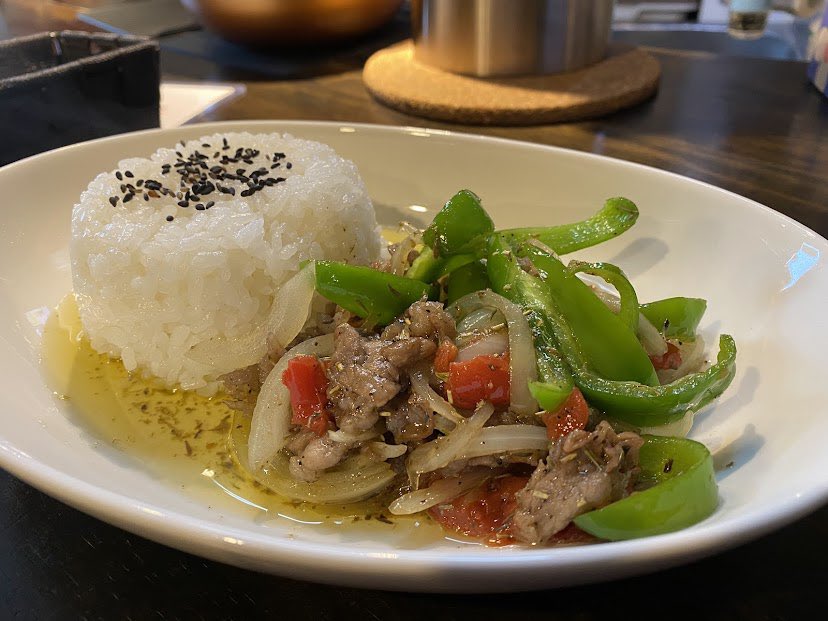 BalEthnic's tweet photo. 2026/07/10
ガービンさんから教わったトリニダード・トバゴライス

ペルソナはお食事だけカフェ利用だけのご来店も大歓迎です
ソロ活女子もたくさんいらっしゃいます
お一人様大歓迎
本日も16:00〜23:00まで
スパイシーなペルソナ
#ジャークチキン #バー #1人飲み #kitchenBARpersona https://t.co/VB0YnqQ4tZ