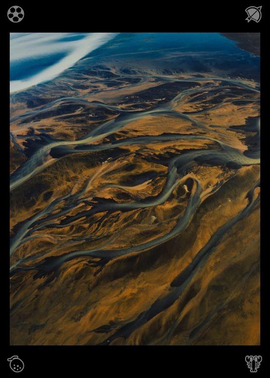 mr_marquezzy's tweet photo. Peace resides in quiet moments. While eating, I observe a small ant colony moving across the ground, tiny beings working in complete harmony. Though a minor sight, it prompts me to reflect on the beauty of nature's balance. https://t.co/OkmBosV7ti