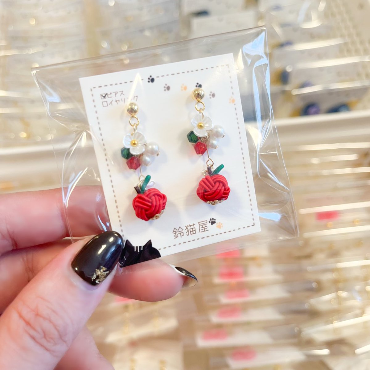 _suzunekoya_'s tweet photo. 受注生産の🍎🍏達、無事全部完成しましたよ～～可愛い～～ｷｬｯｷｬ( ु ›ω‹ ) ु♡

7月販売会の商品も台紙付け完了したので箱詰め作業に入ります！ https://t.co/2Lxi31bWBb