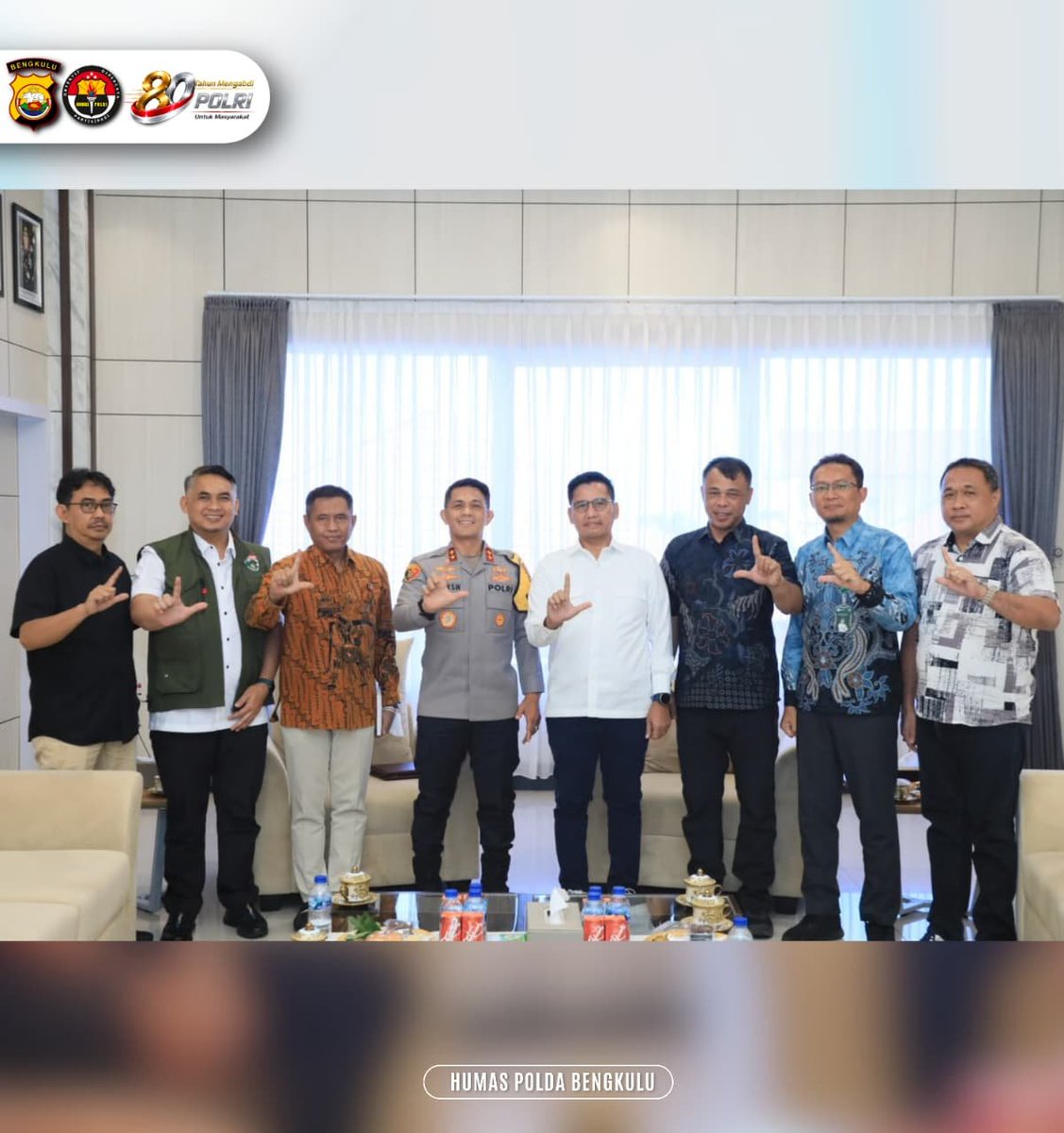 poldabengkulu's tweet photo. Kapolda Bengkulu menerima kunjungan silaturahmi dan audiensi dari Direktorat Penindakan Pidana Kehutanan, Direktorat Jenderal Penegakan Hukum Kehutanan, Kementerian Kehutanan. https://t.co/g41tx47m6c