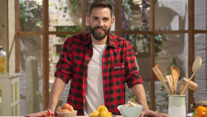 Dos30TV's tweet photo. 🍳 Alucinantes los datazos de #Cuines3Cat al subir ayer hasta el 18.8% de share y 231.000 espectadores de media
🍽️ El programa de #TV3 acumula más de 410.000 espectadores únicos y logra +57.4% de plusvalías respecto a la cadena
#QueVivaLaTele #Audiencias https://t.co/FX6fnFEvqy