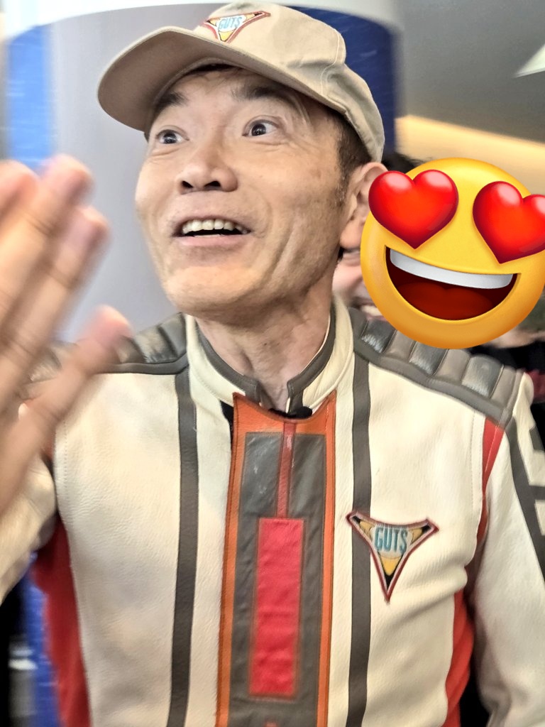 tochigif_A_bot's tweet photo. コラボメニューの注文の列に並んでたら、まさかのムナカタリーダー登場‼️
注文したのは、やっぱりミルク🥛
#ウルトラマンの日in杉並公会堂
#ムナカタリーダー https://t.co/oCfWDCcNxY